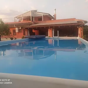  Alloggio in famiglia Stanza Delle Muse In Con Piscina